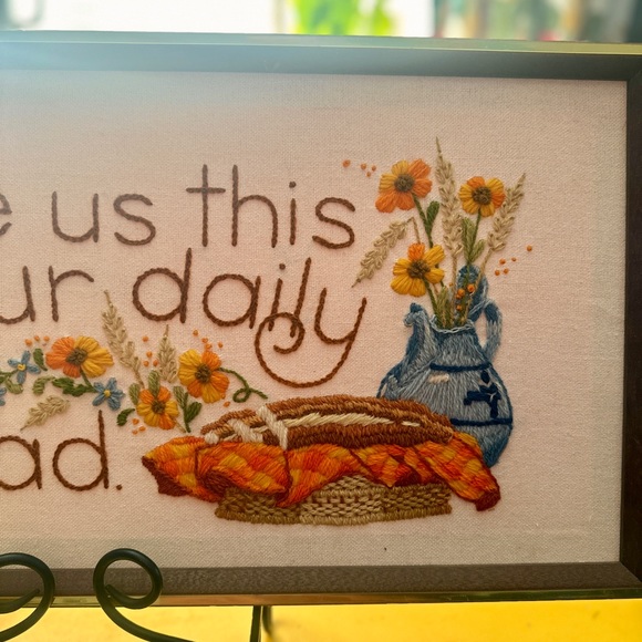 Vintage Framed Handmade Crewel Embroidery “Give Us This Day…”, 1980 - Picture 4 of 5